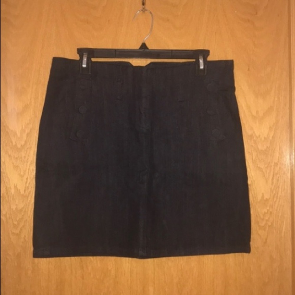 Black skirt